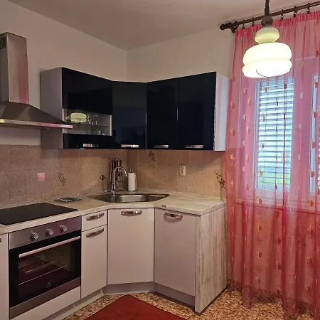 Apartament Karlo *