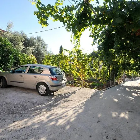 Karlo * تروغير